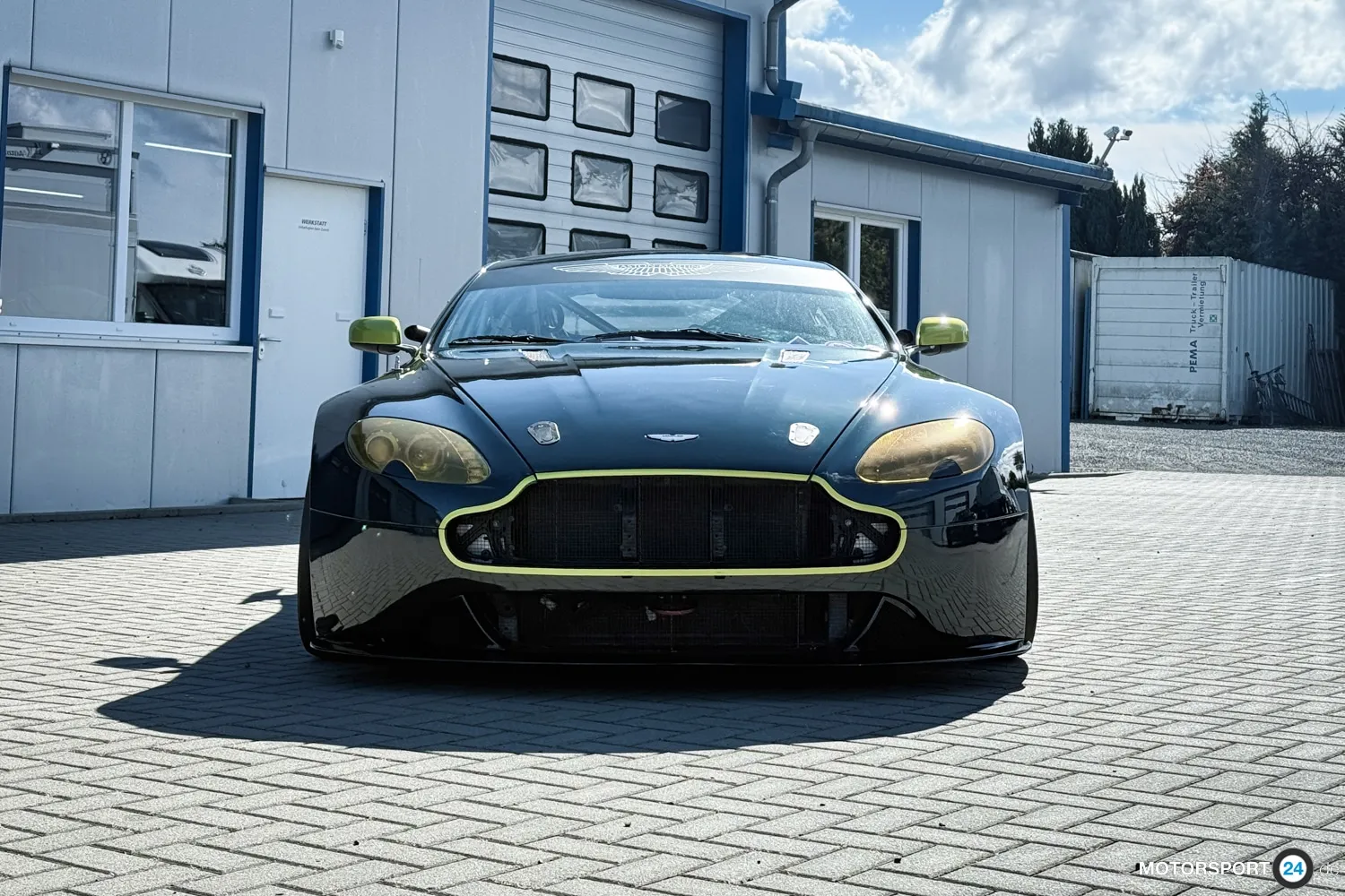 2009 Aston Martin Vantage GT4